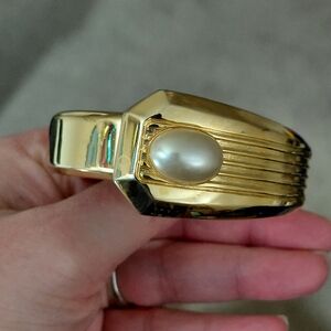 VINTAGE Gold and Pearl Womens Cuff Bangle Bracelet